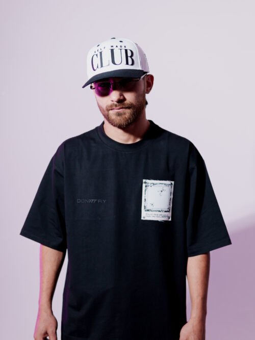 Camiseta Victory negra oversize