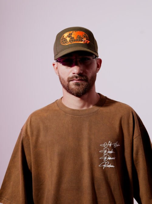 Camiseta 4 Facts café oversize